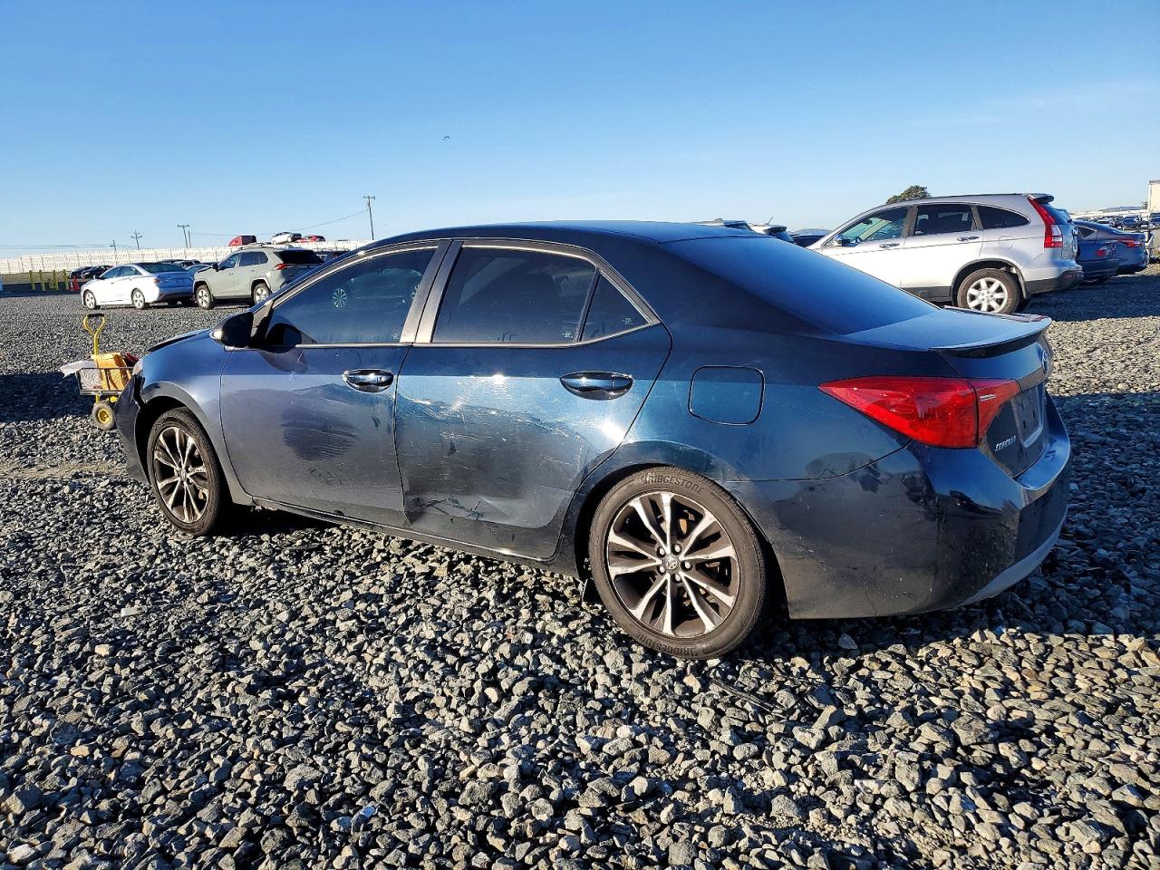 2018 TOYOTA COROLLA L photo 2