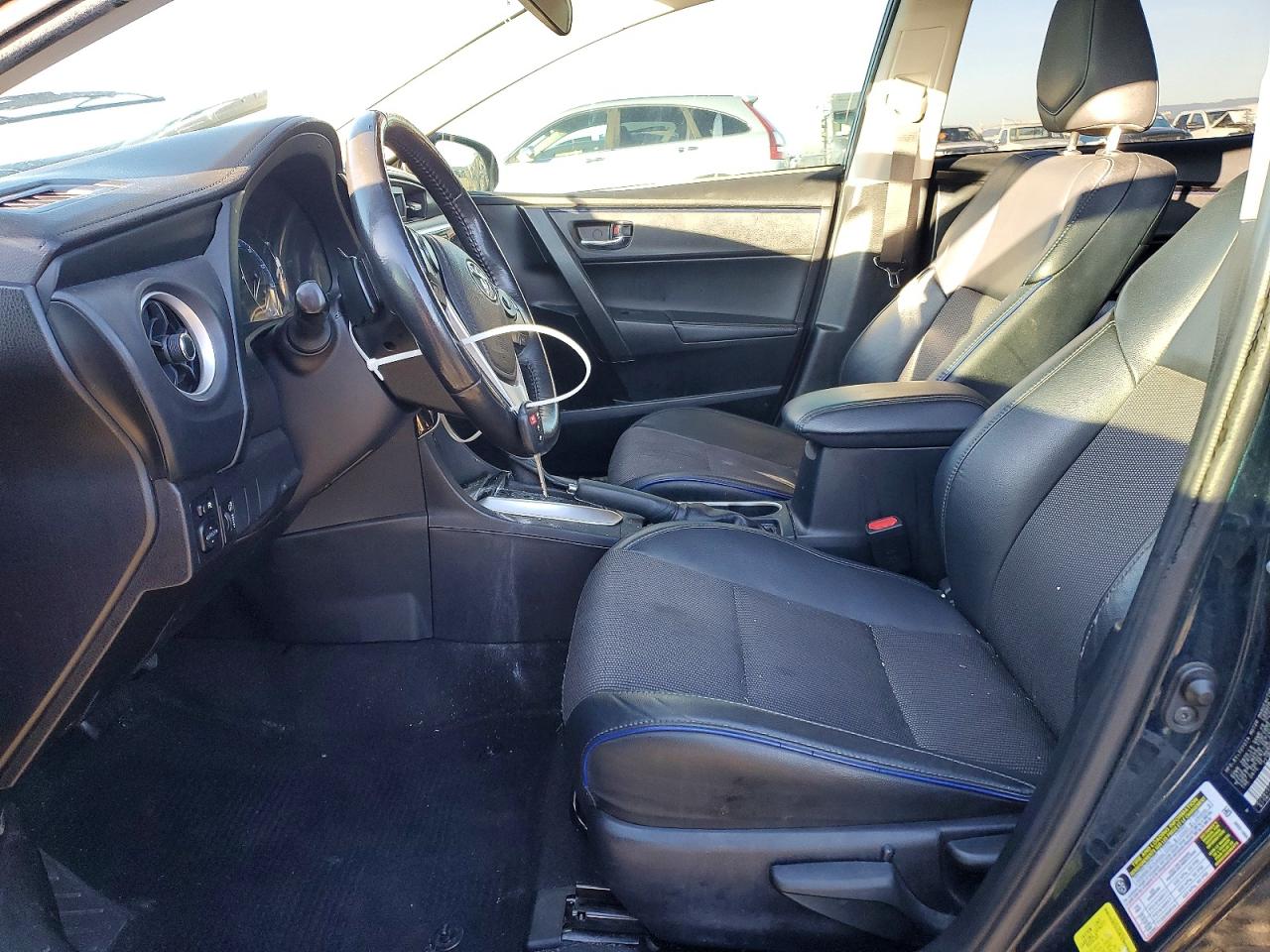 2018 TOYOTA COROLLA L photo 7