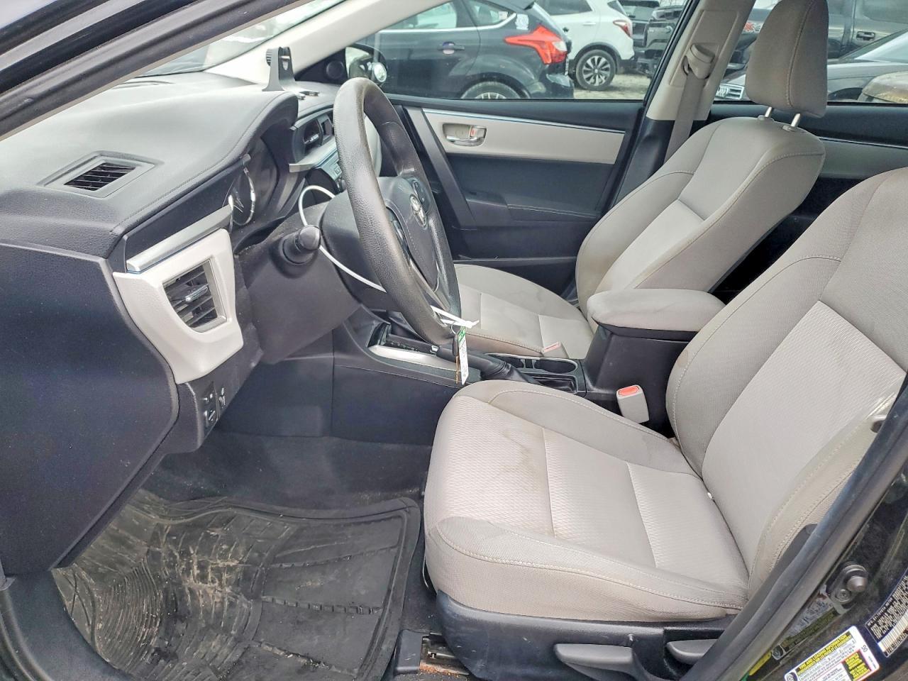 2015 TOYOTA COROLLA L photo 7