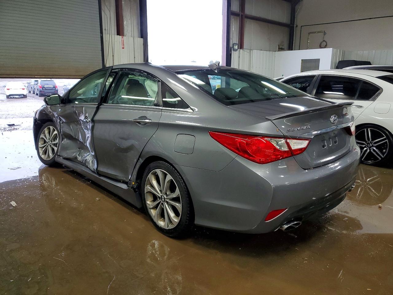 2014 HYUNDAI SONATA SE photo 2