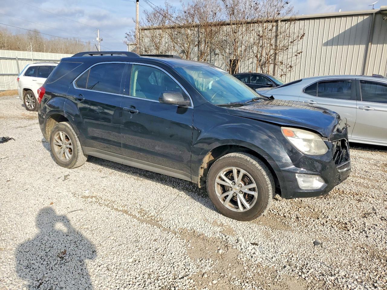 2017 CHEVROLET EQUINOX LT photo 4