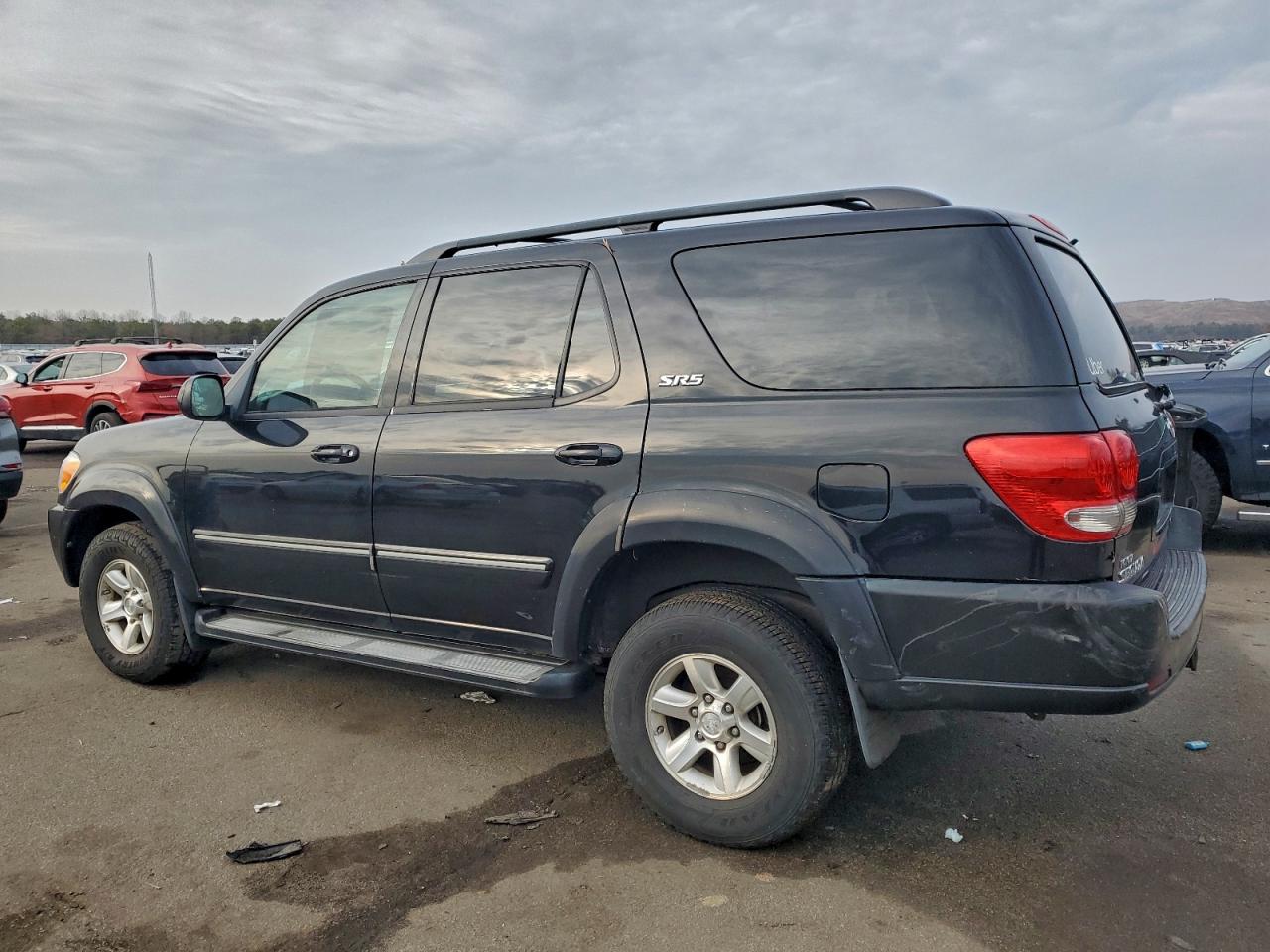 2005 TOYOTA SEQUOIA SR5 photo 3