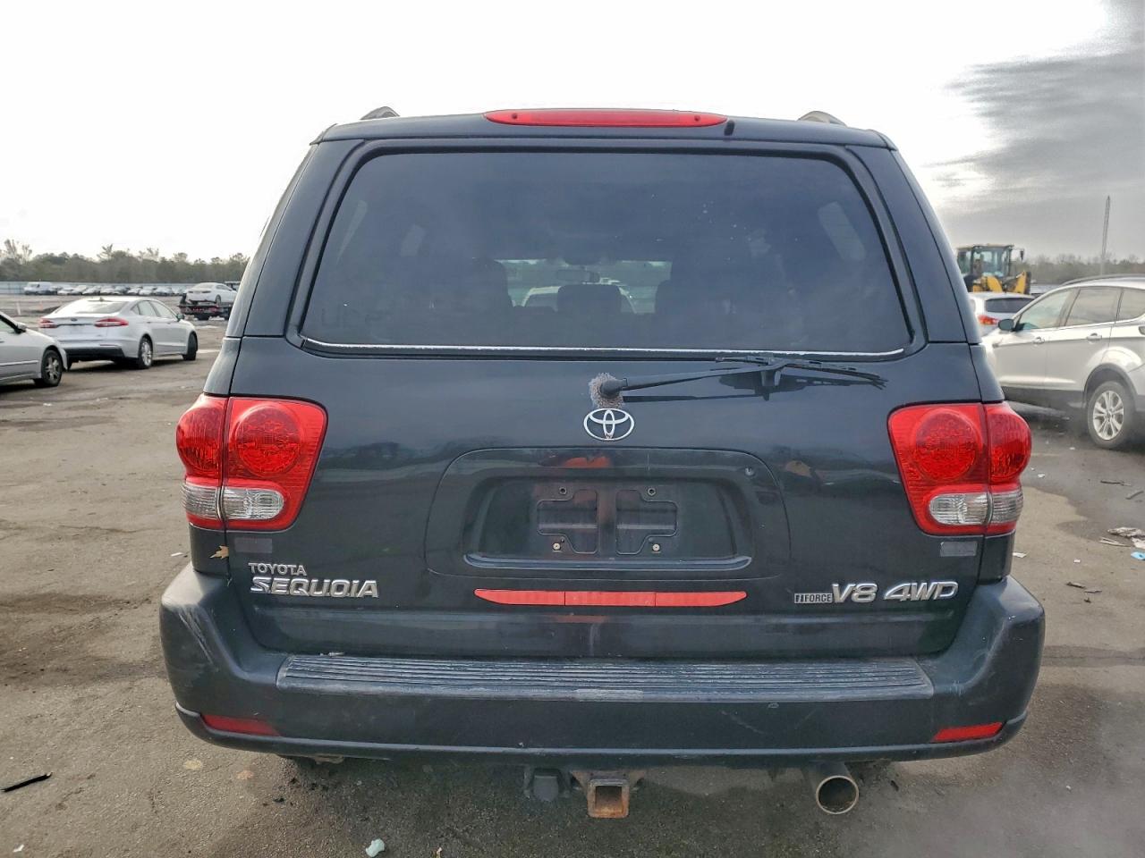 2005 TOYOTA SEQUOIA SR5 photo 11