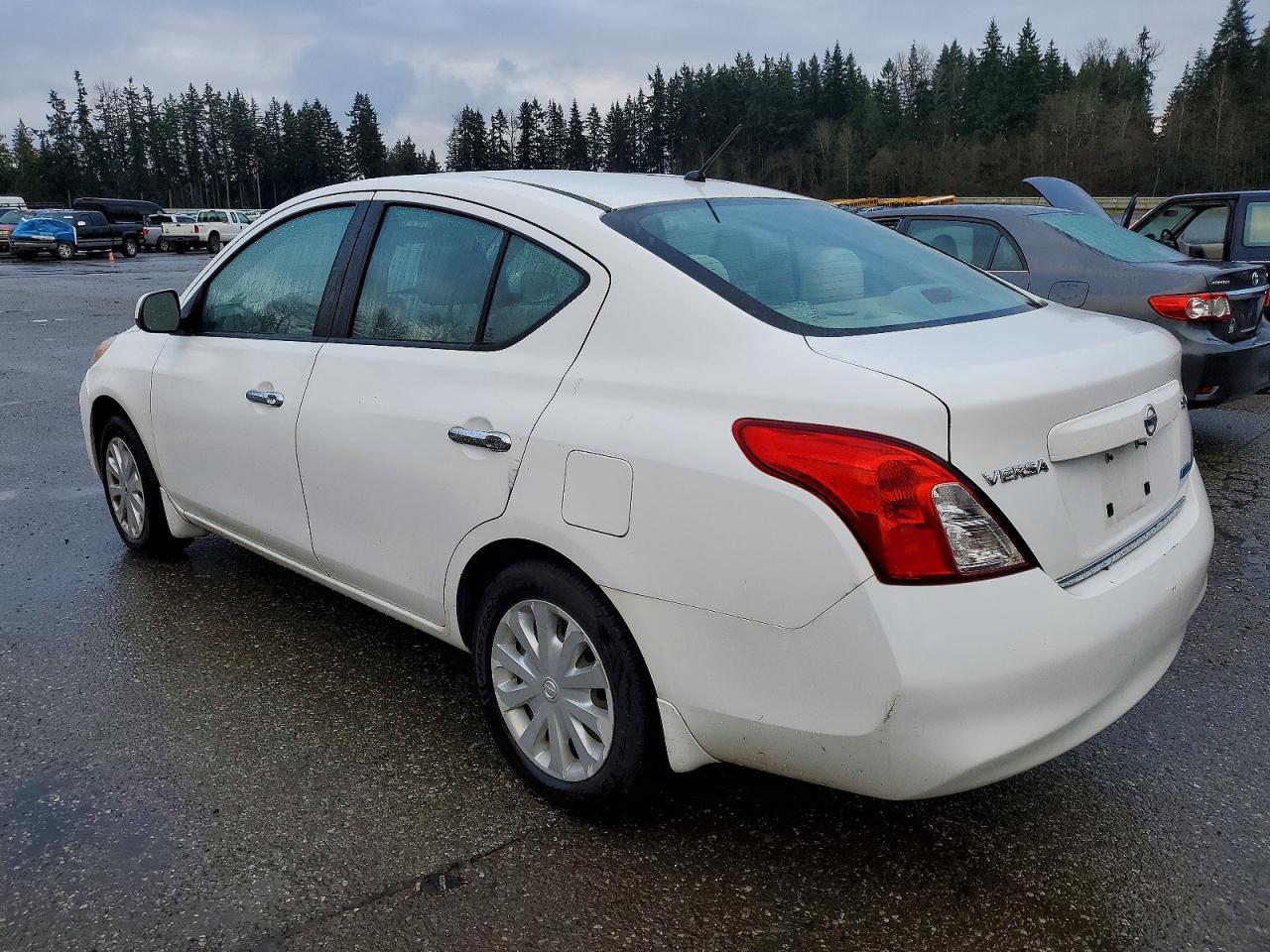 2012 NISSAN VERSA S photo 2
