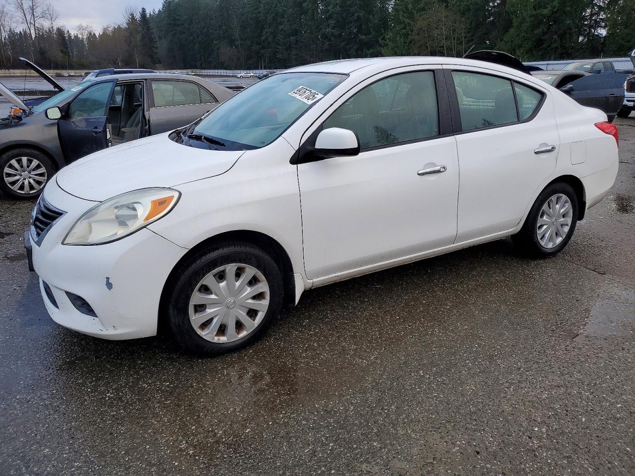 2012 NISSAN VERSA