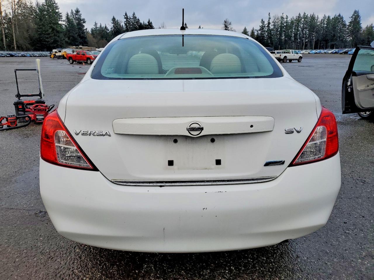 2012 NISSAN VERSA S photo 6