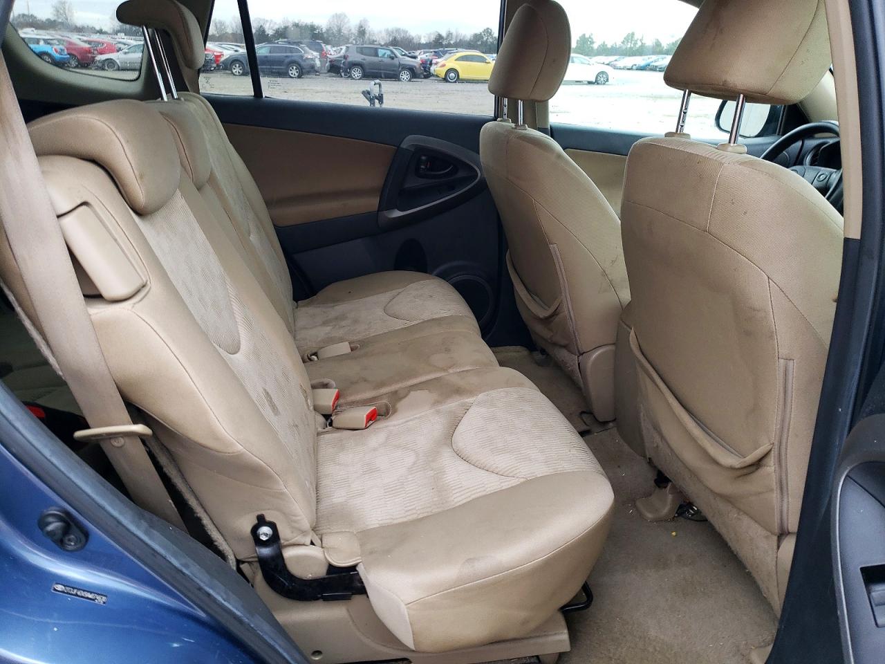 2010 TOYOTA RAV4 photo 11