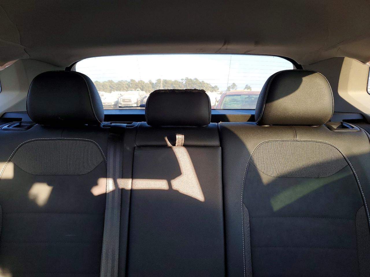 2024 VOLKSWAGEN TAOS SE photo 10