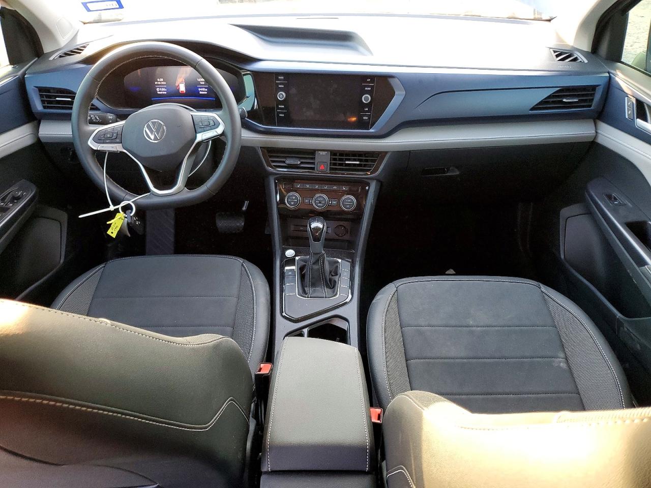 2024 VOLKSWAGEN TAOS SE photo 8