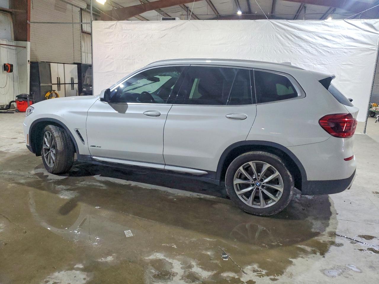 2018 BMW X3 XDRIVE30I photo 3