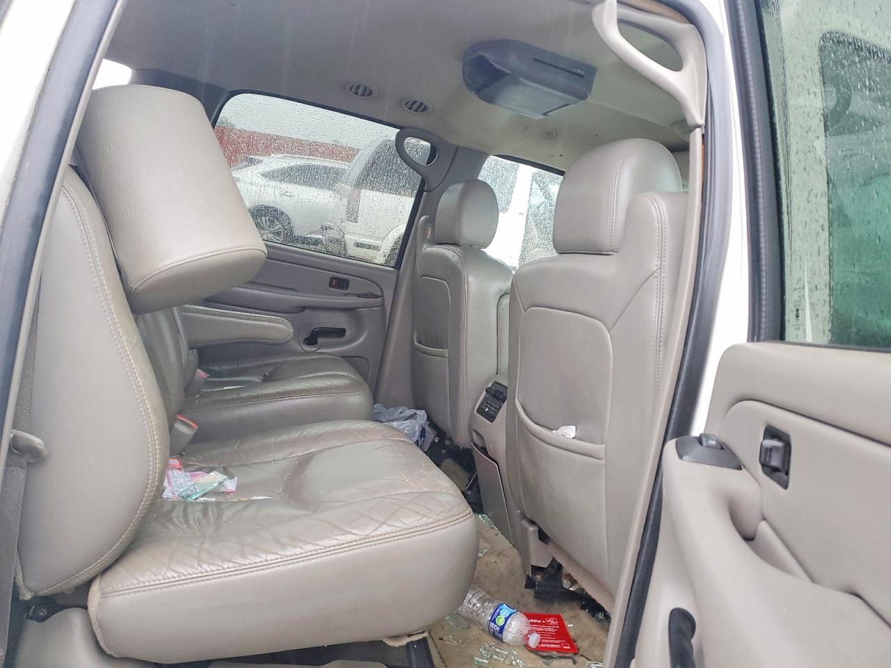 2004 CHEVROLET SUBURBAN C1500 photo 11