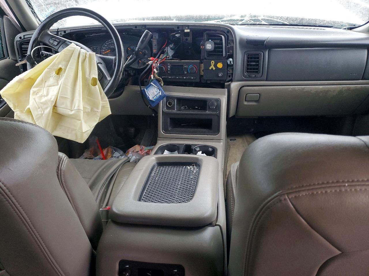 2004 CHEVROLET SUBURBAN C1500 photo 8