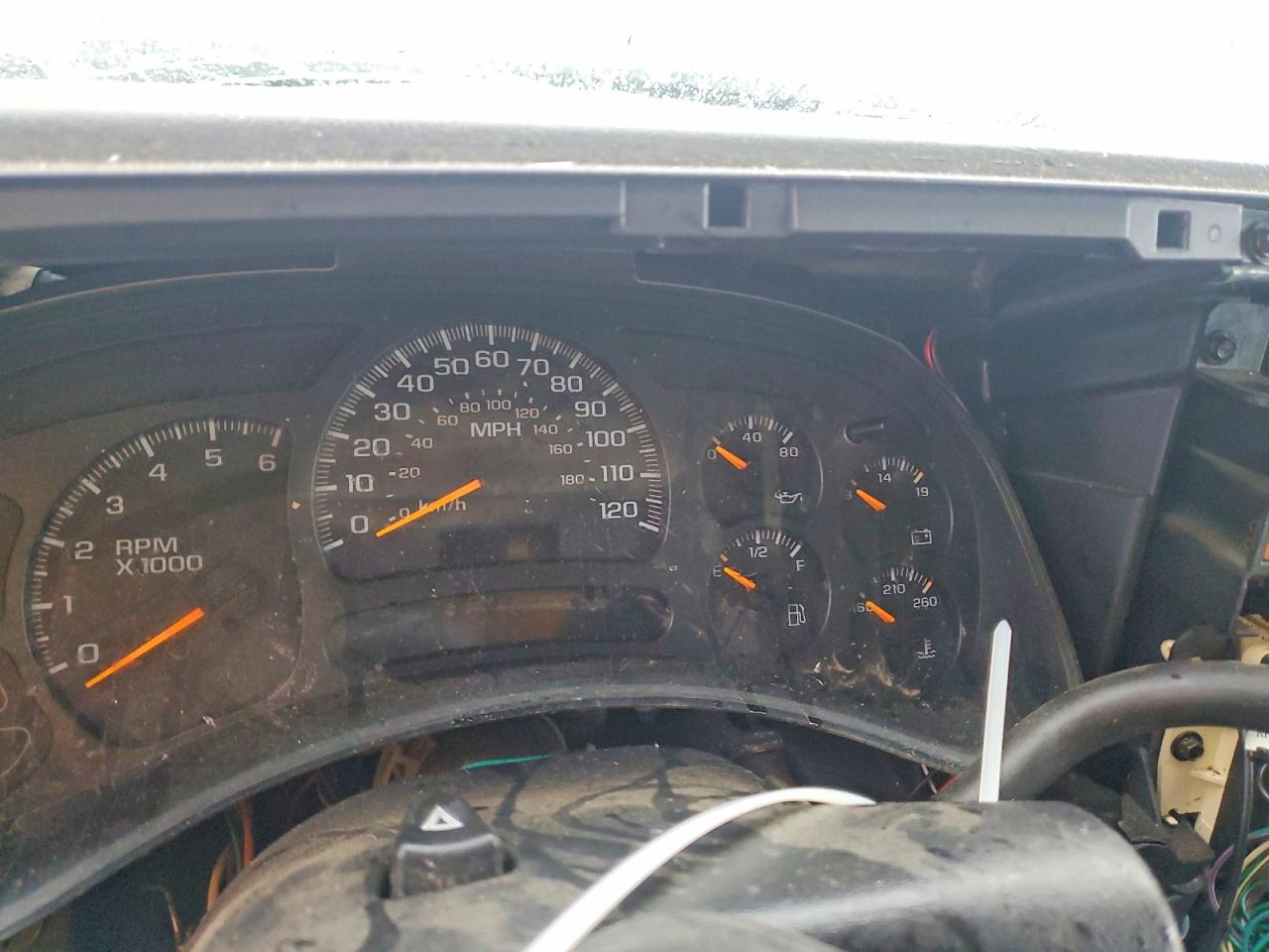 2004 CHEVROLET SUBURBAN C1500 photo 9