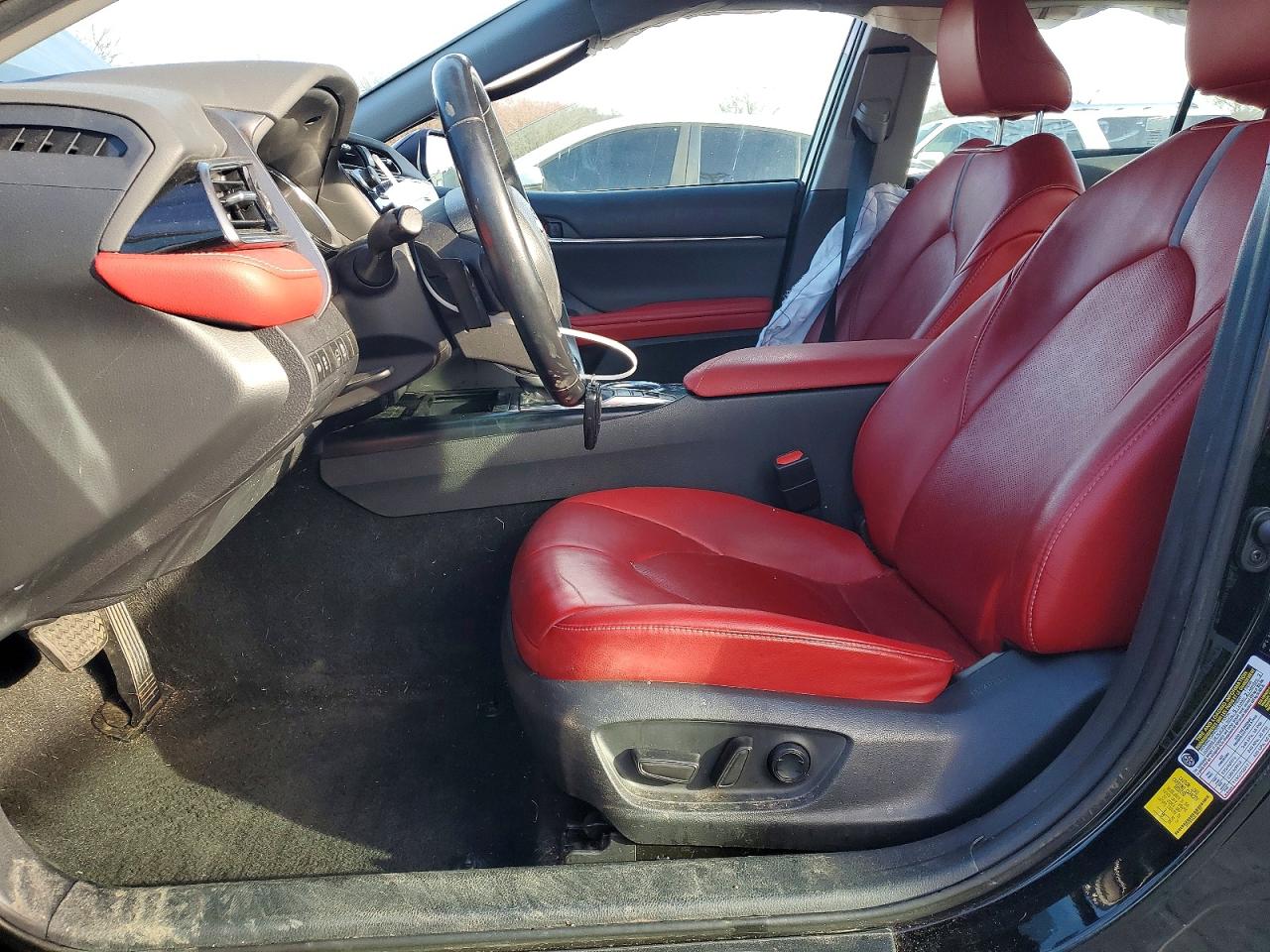 2020 TOYOTA CAMRY XSE photo 7