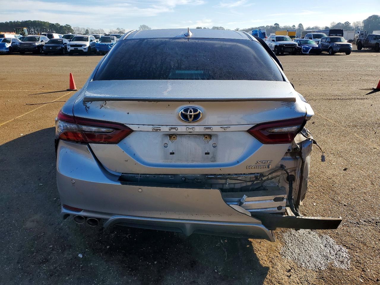 2021 TOYOTA CAMRY XSE photo 6