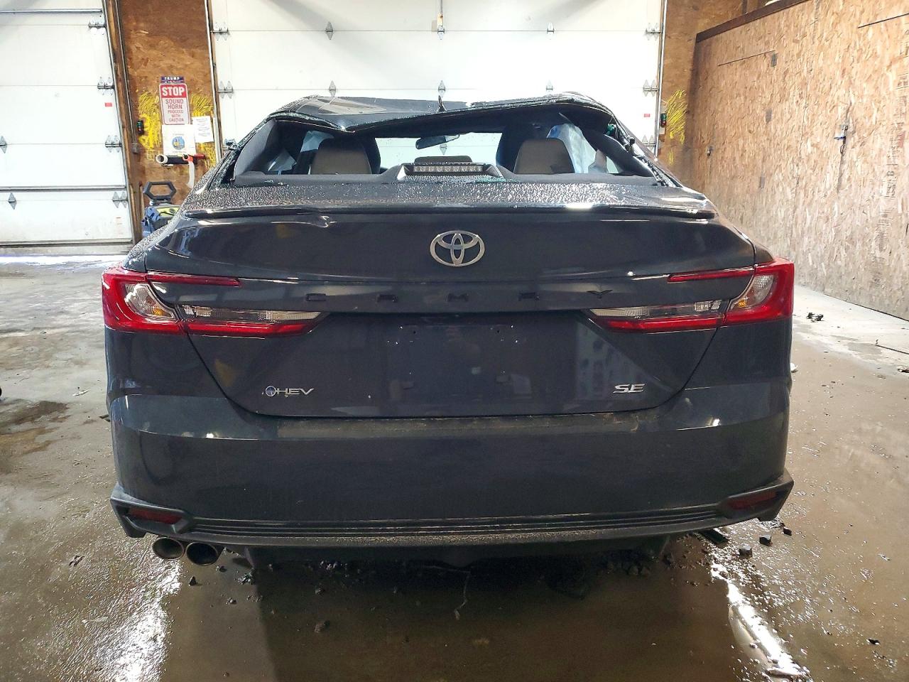 2025 TOYOTA CAMRY photo 6