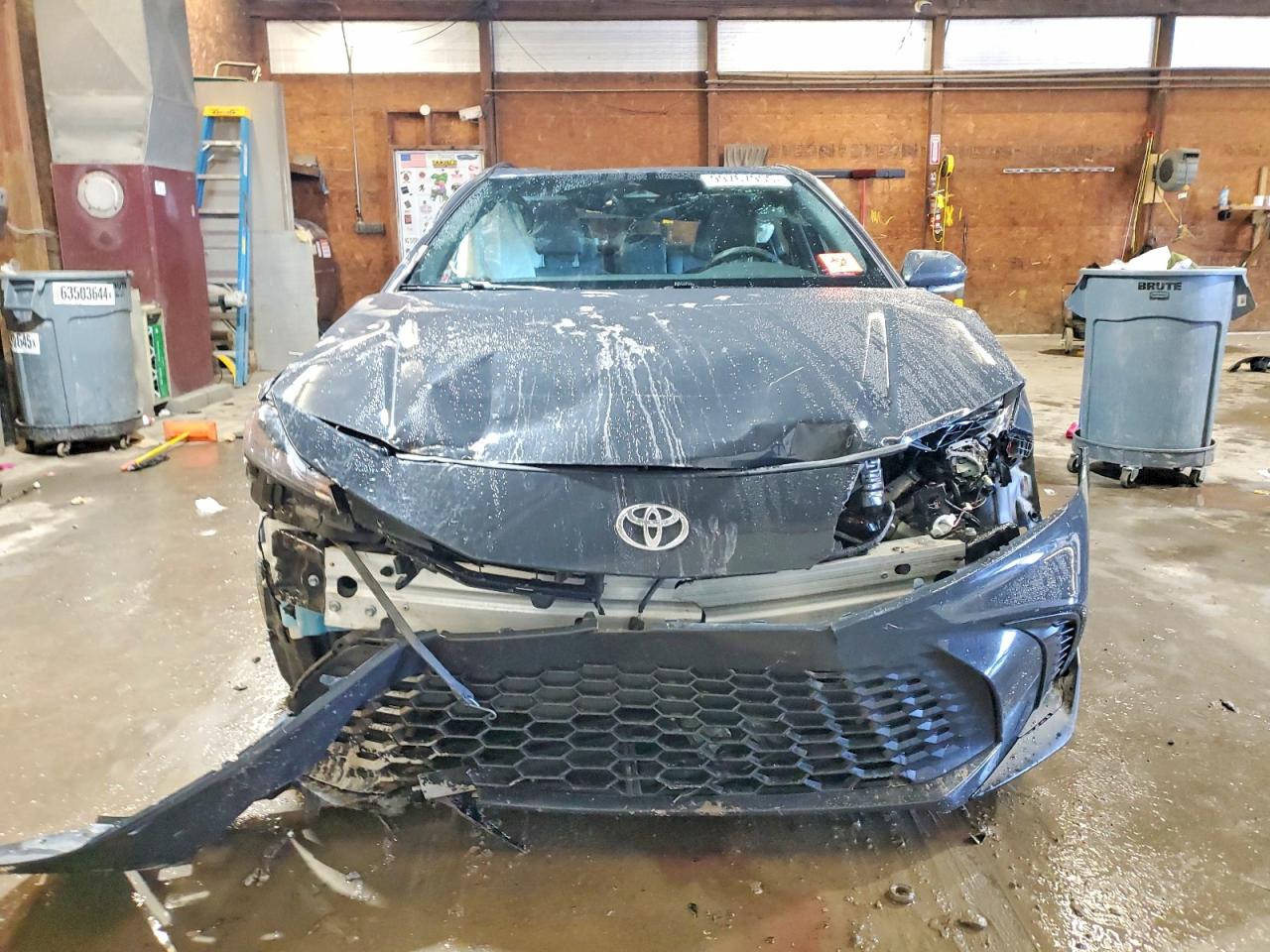 2025 TOYOTA CAMRY photo 5