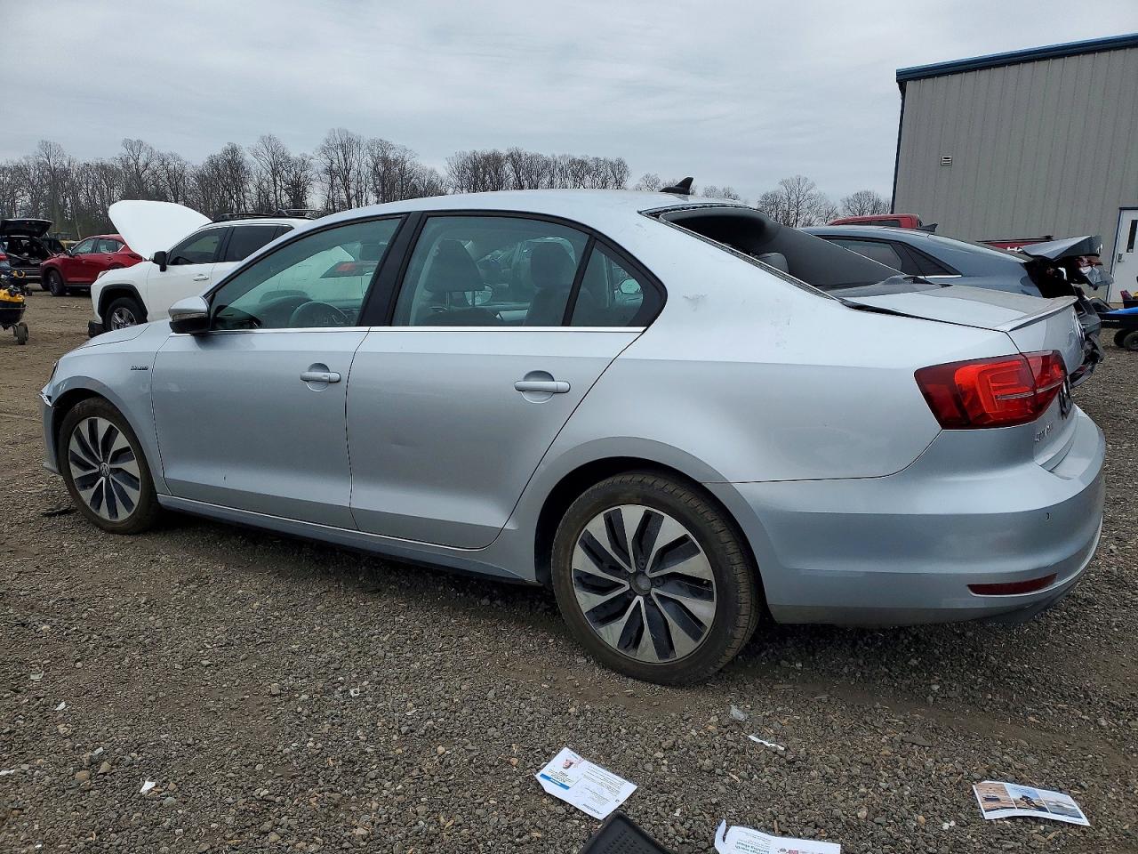 2016 VOLKSWAGEN JETTA HYBRID photo 2