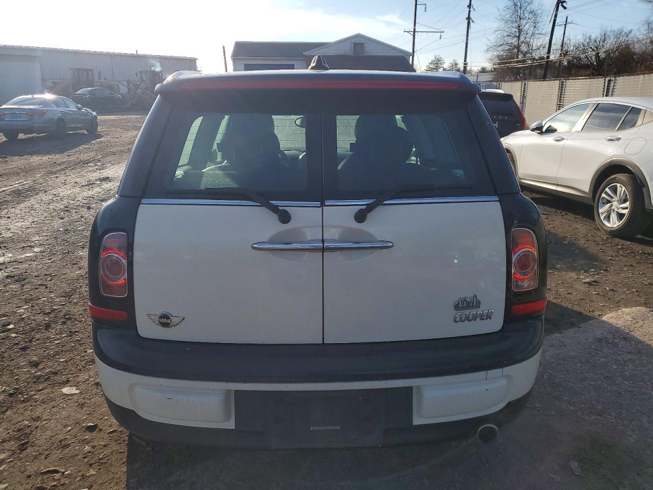 2011 MINI COOPER CLUBMAN photo 6