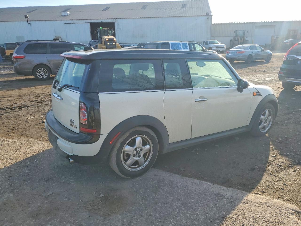 2011 MINI COOPER CLUBMAN photo 3