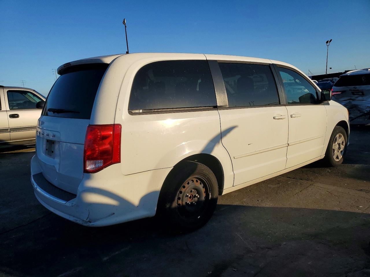 2012 DODGE GRAND CARAVAN SE photo 3