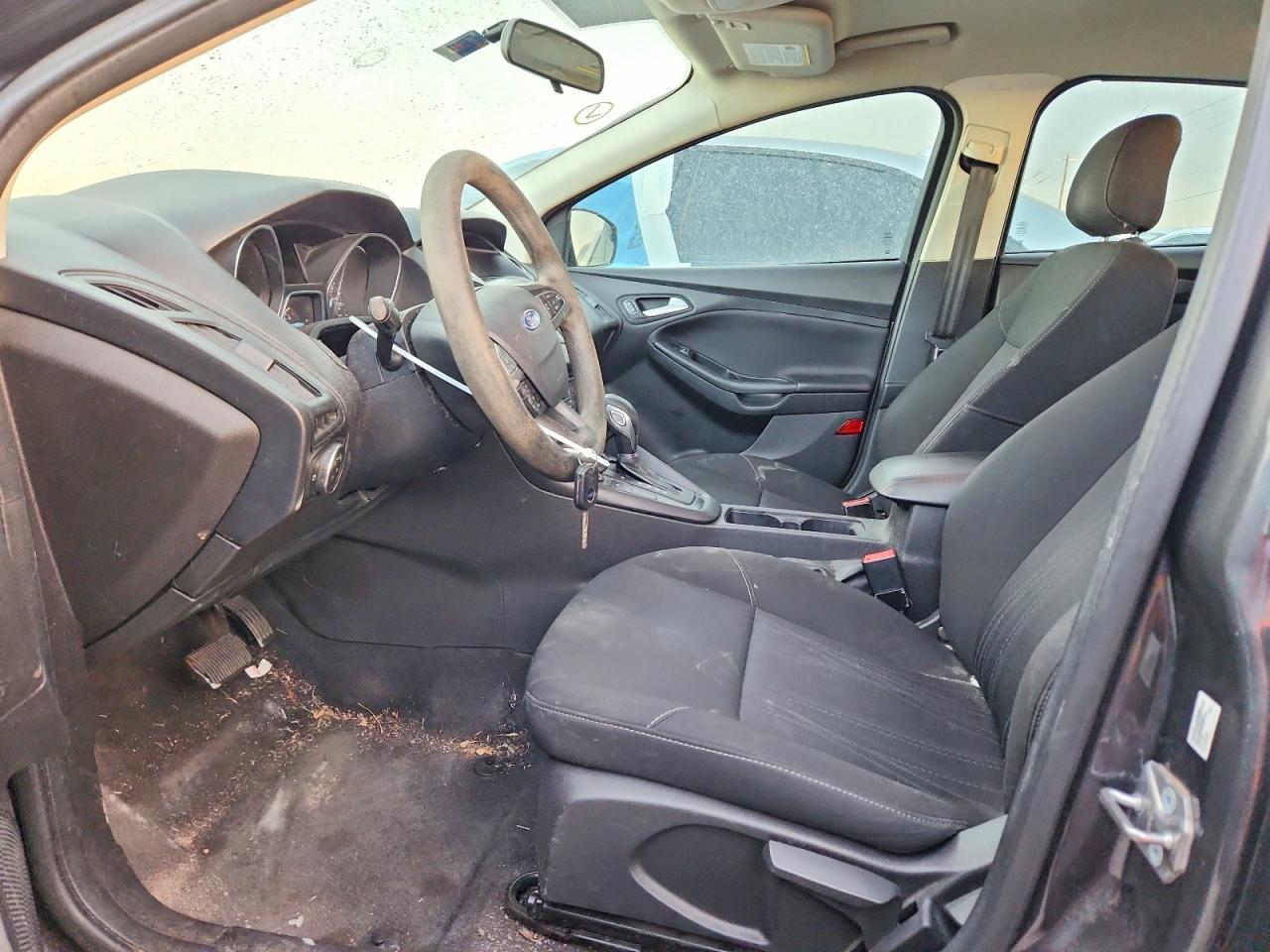 2018 FORD FOCUS SE photo 7