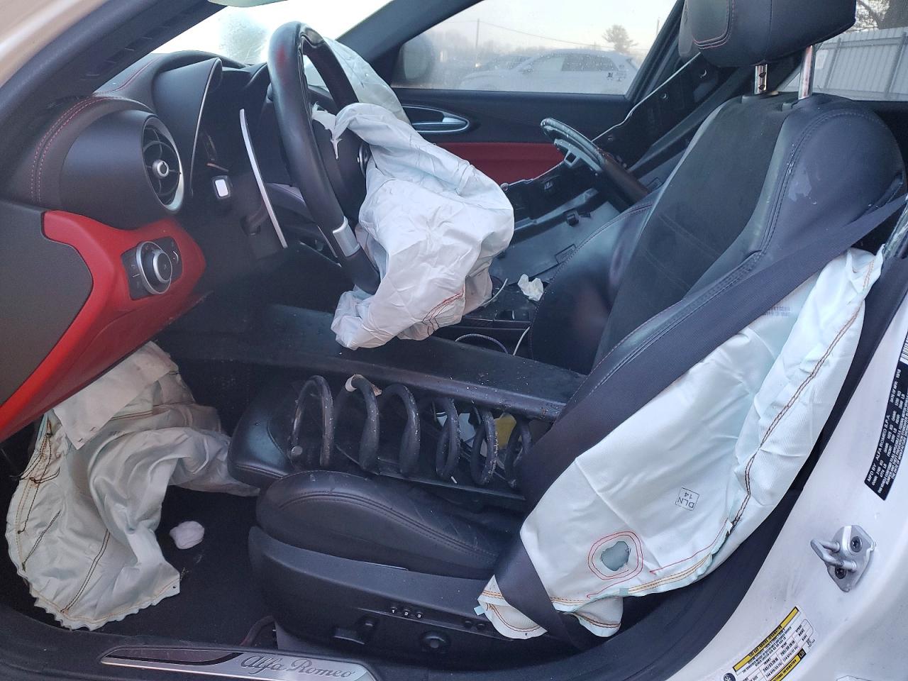 2019 ALFA ROMEO GIULIA QUADRIFOGLIO photo 7