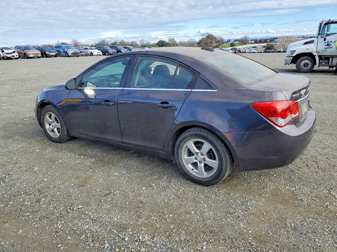 2015 CHEVROLET CRUZE LT photo 2