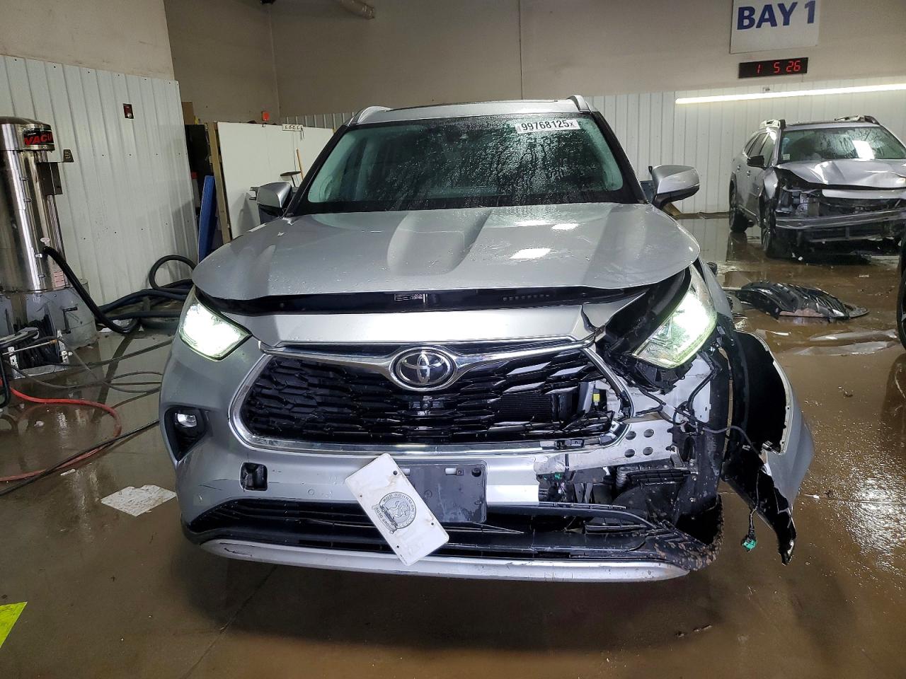 2020 TOYOTA HIGHLANDER PLATINUM photo 13