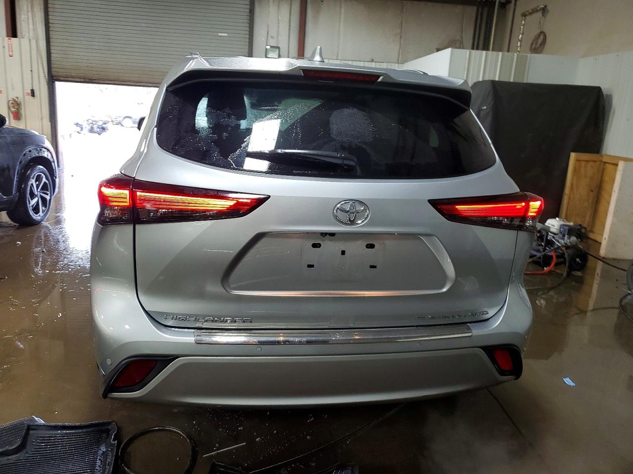 2020 TOYOTA HIGHLANDER PLATINUM photo 16