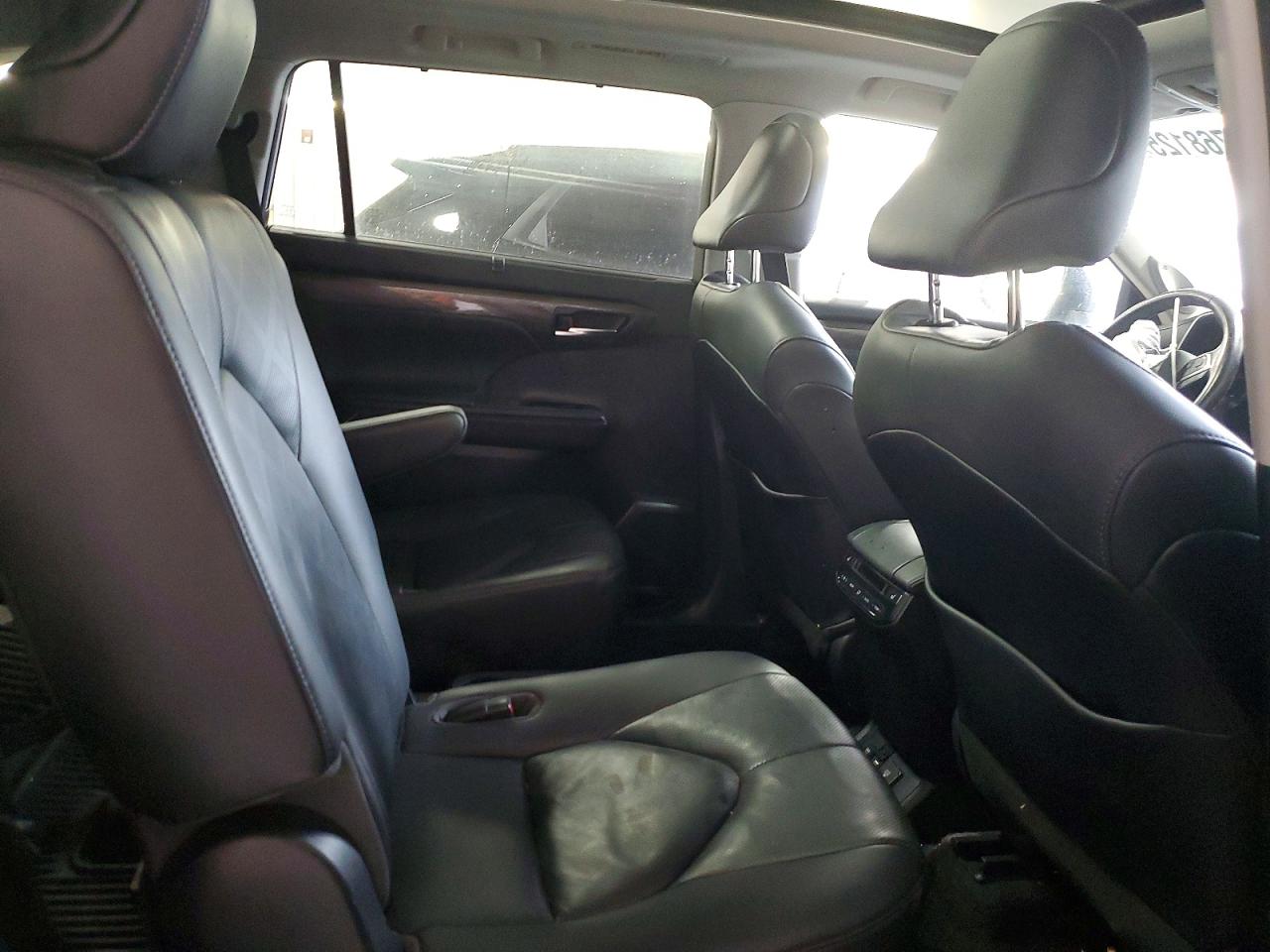 2020 TOYOTA HIGHLANDER PLATINUM photo 28
