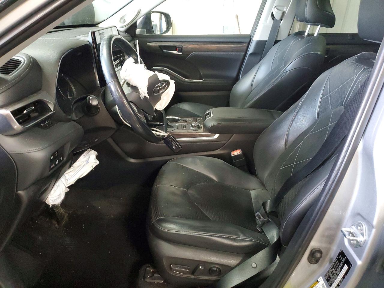 2020 TOYOTA HIGHLANDER PLATINUM photo 19