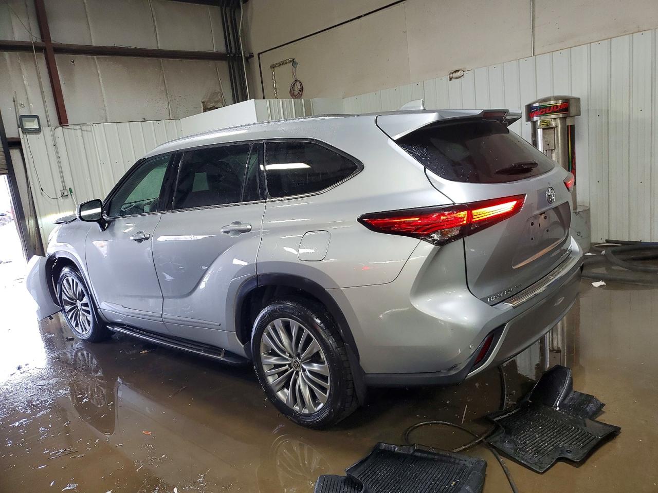 2020 TOYOTA HIGHLANDER PLATINUM photo 4