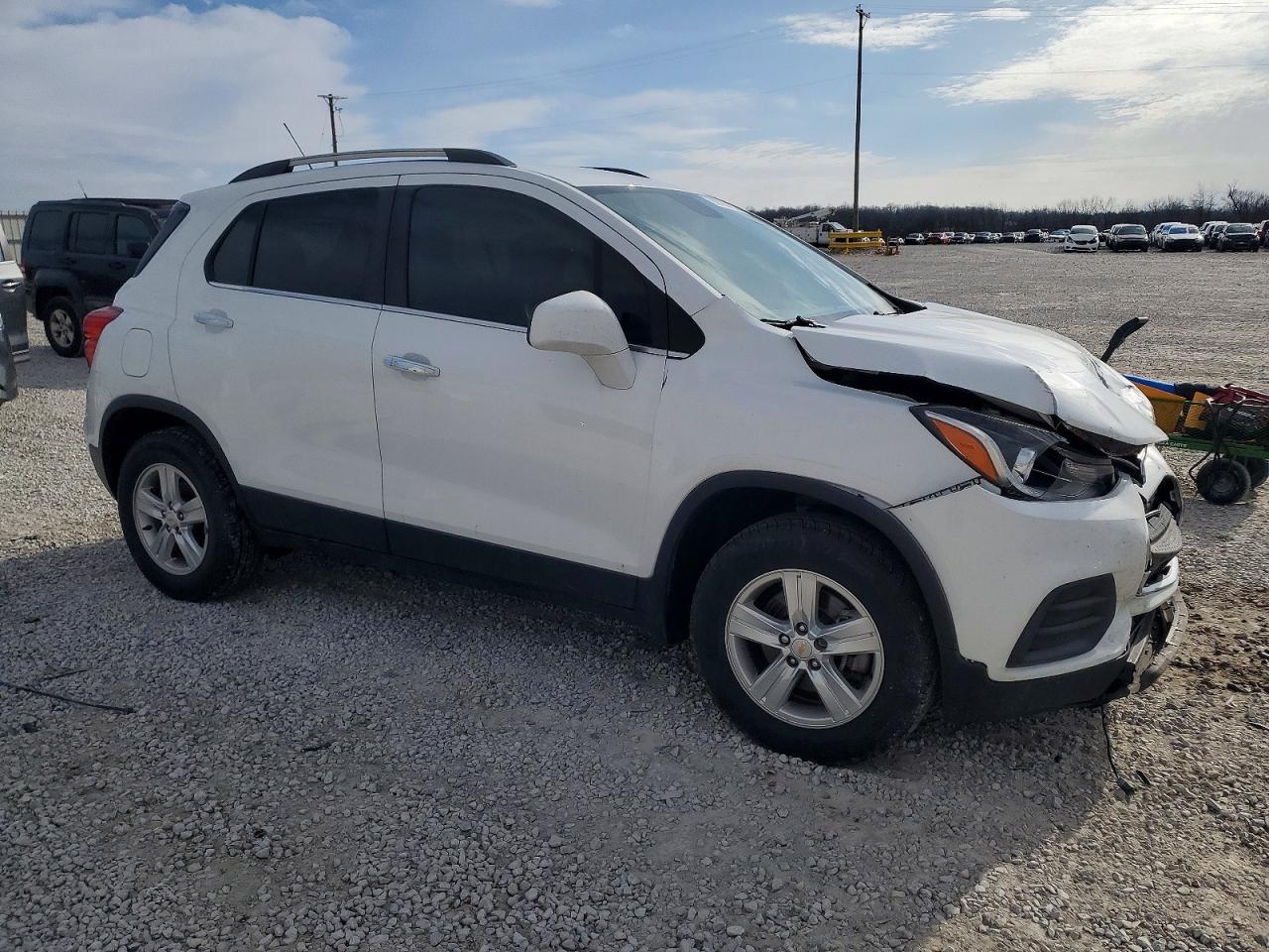 2019 CHEVROLET TRAX 1LT photo 4