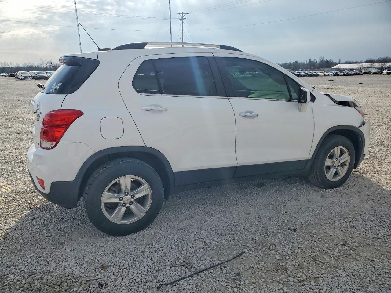 2019 CHEVROLET TRAX 1LT photo 3