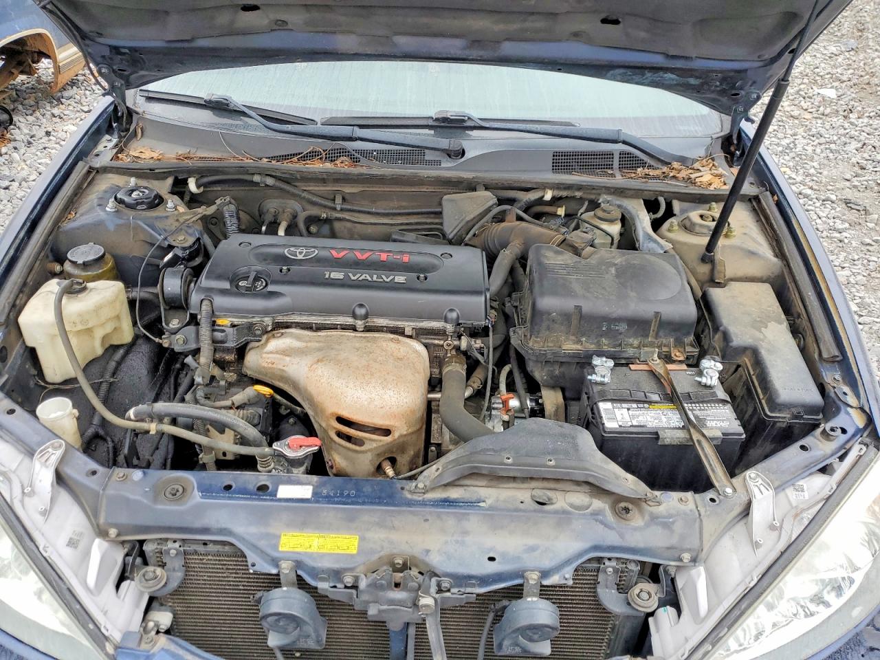 2004 TOYOTA CAMRY LE photo 11