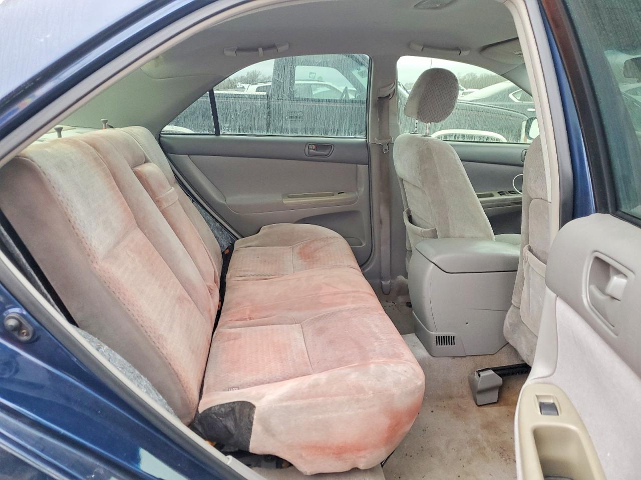 2004 TOYOTA CAMRY LE photo 10