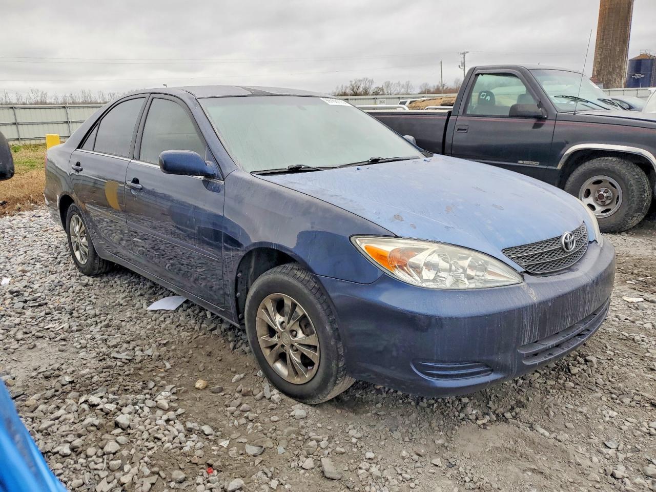 2004 TOYOTA CAMRY LE photo 4