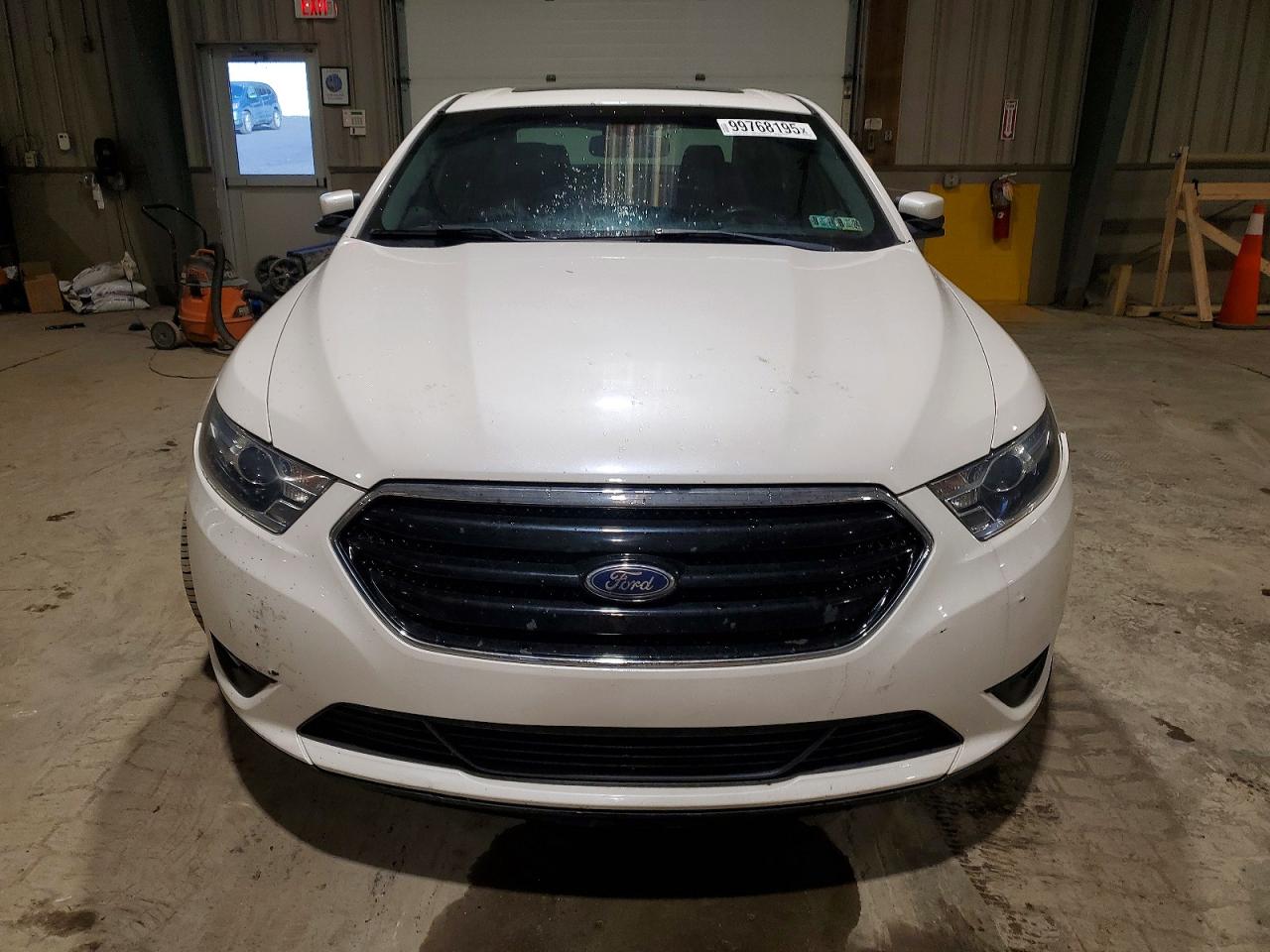 2016 FORD TAURUS SEL photo 5