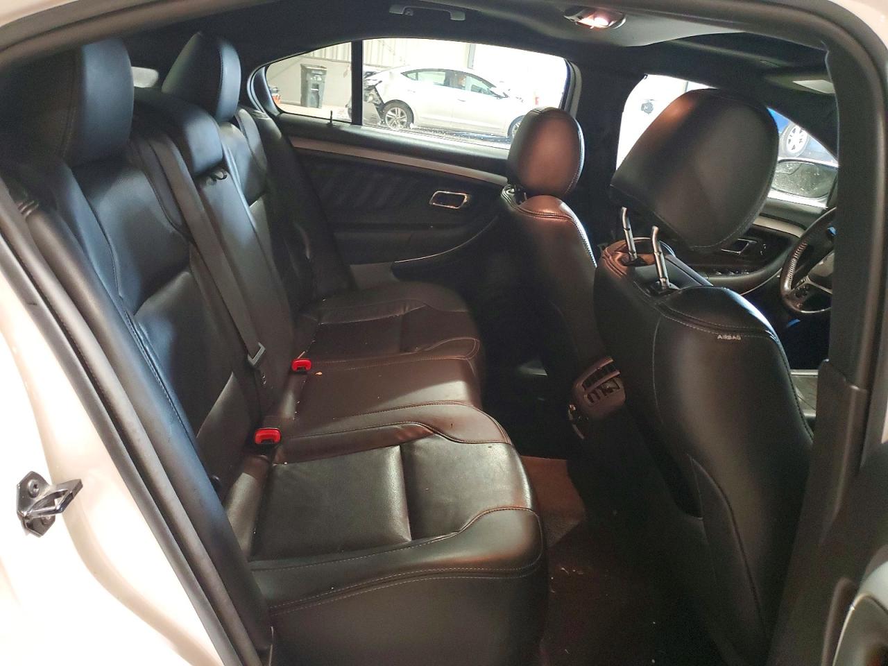 2016 FORD TAURUS SEL photo 10