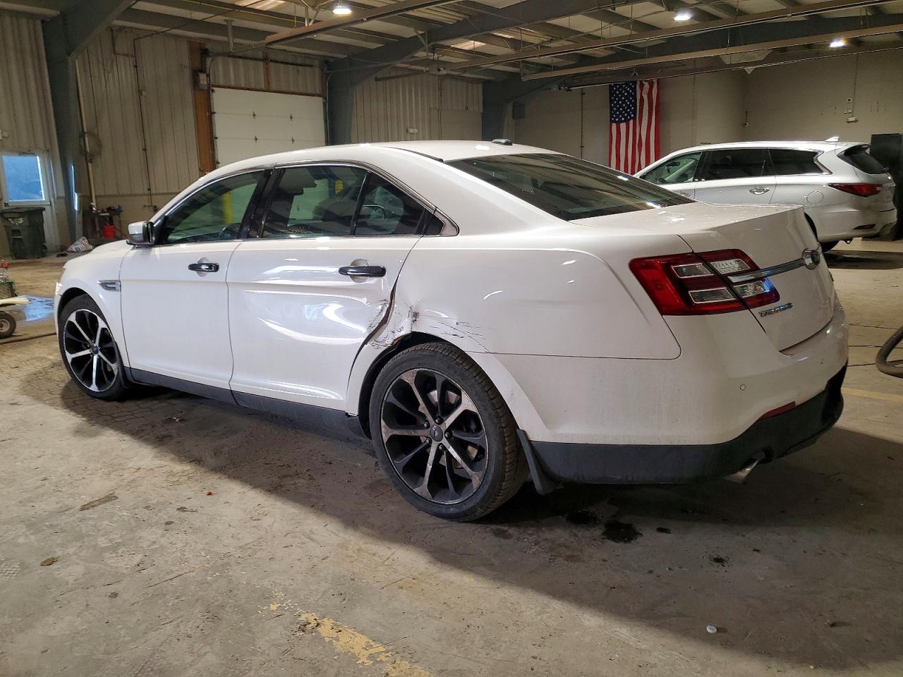 2016 FORD TAURUS SEL photo 2