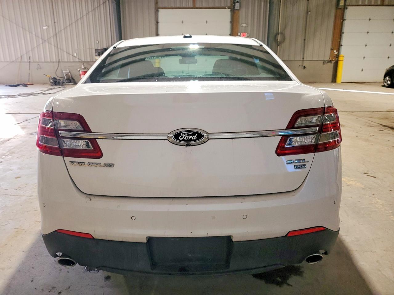 2016 FORD TAURUS SEL photo 6