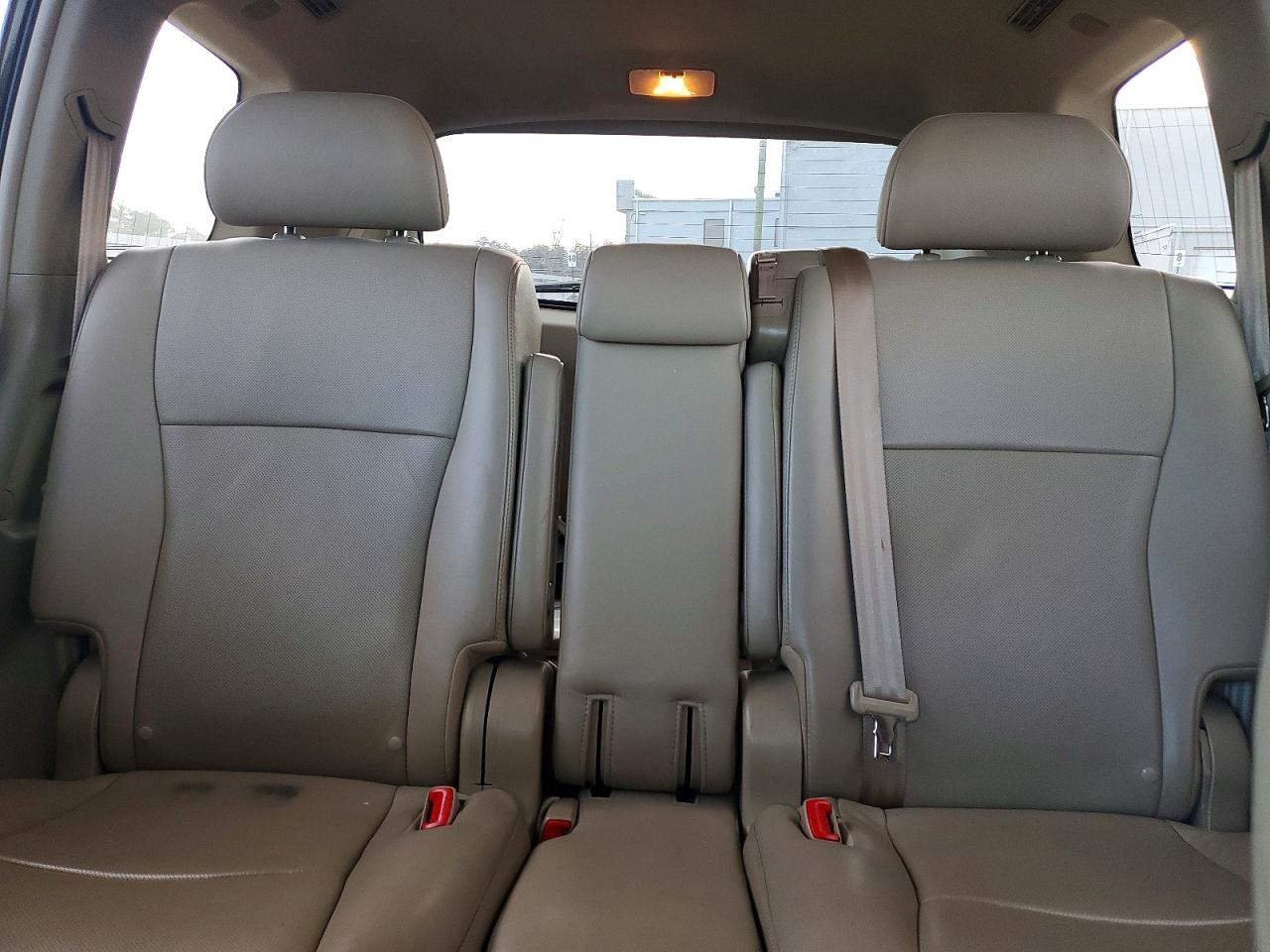 2013 TOYOTA HIGHLANDER LIMITED photo 10