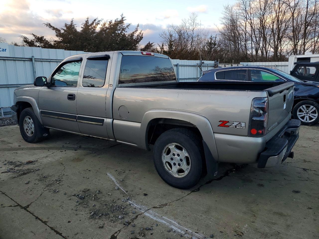 2003 CHEVROLET SILVERADO K1500 photo 2