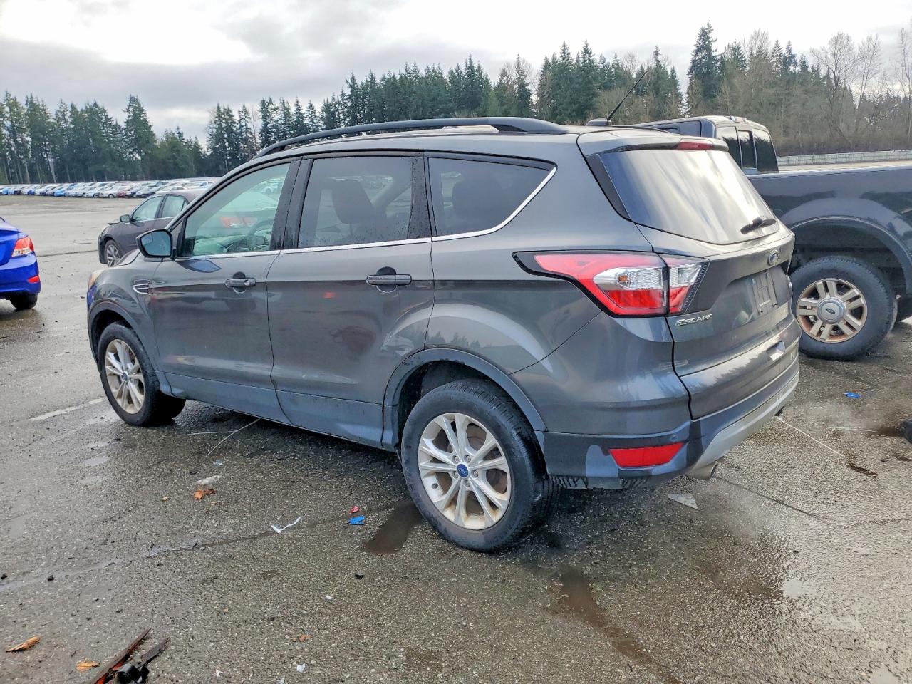 2018 FORD ESCAPE SE photo 2
