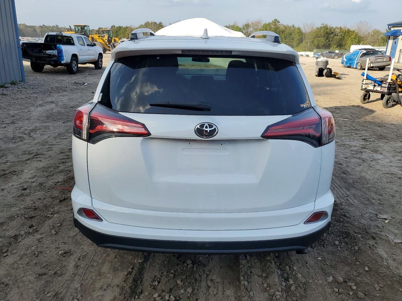2016 TOYOTA RAV4 LE photo 6