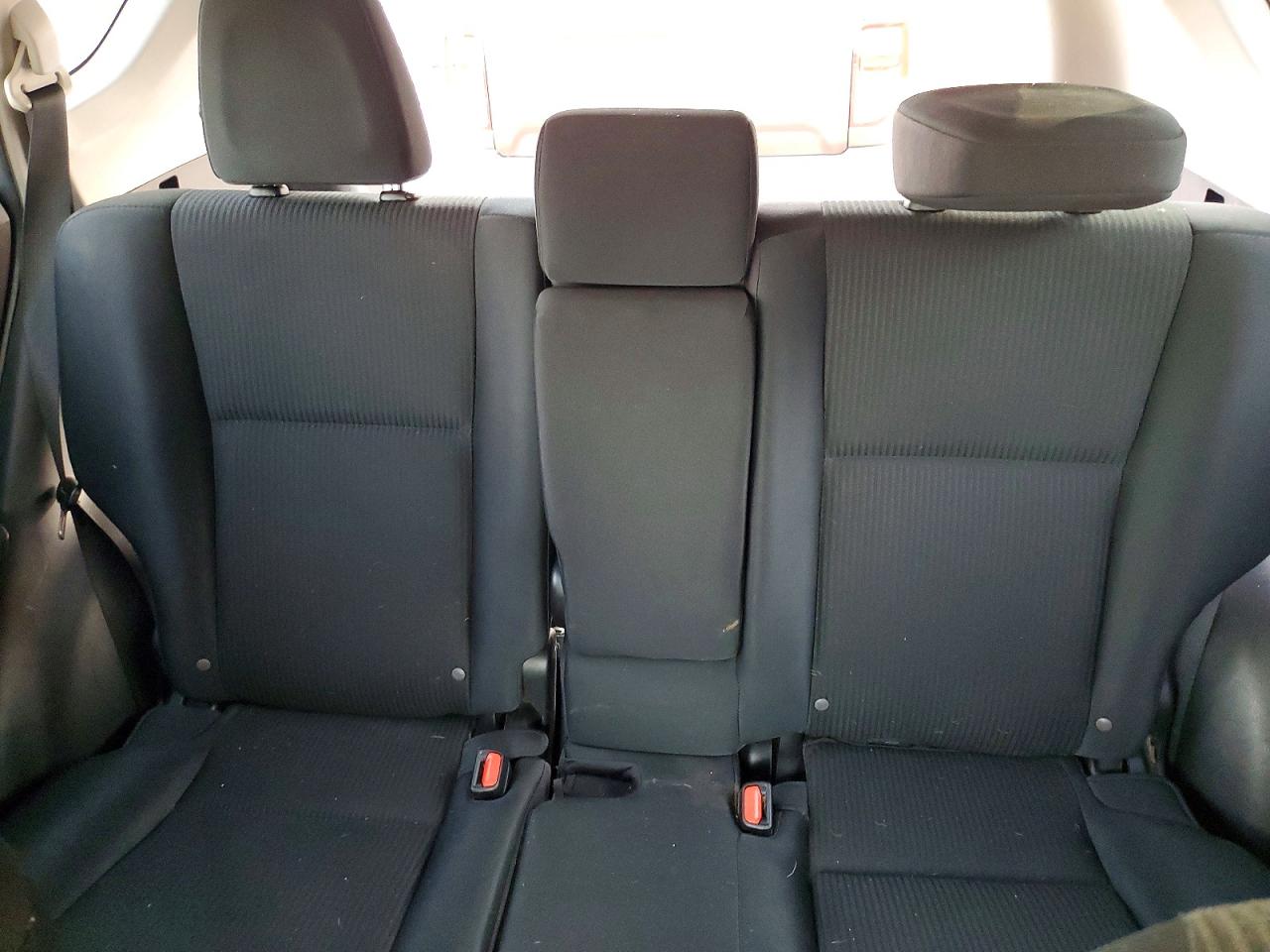 2016 TOYOTA RAV4 LE photo 10