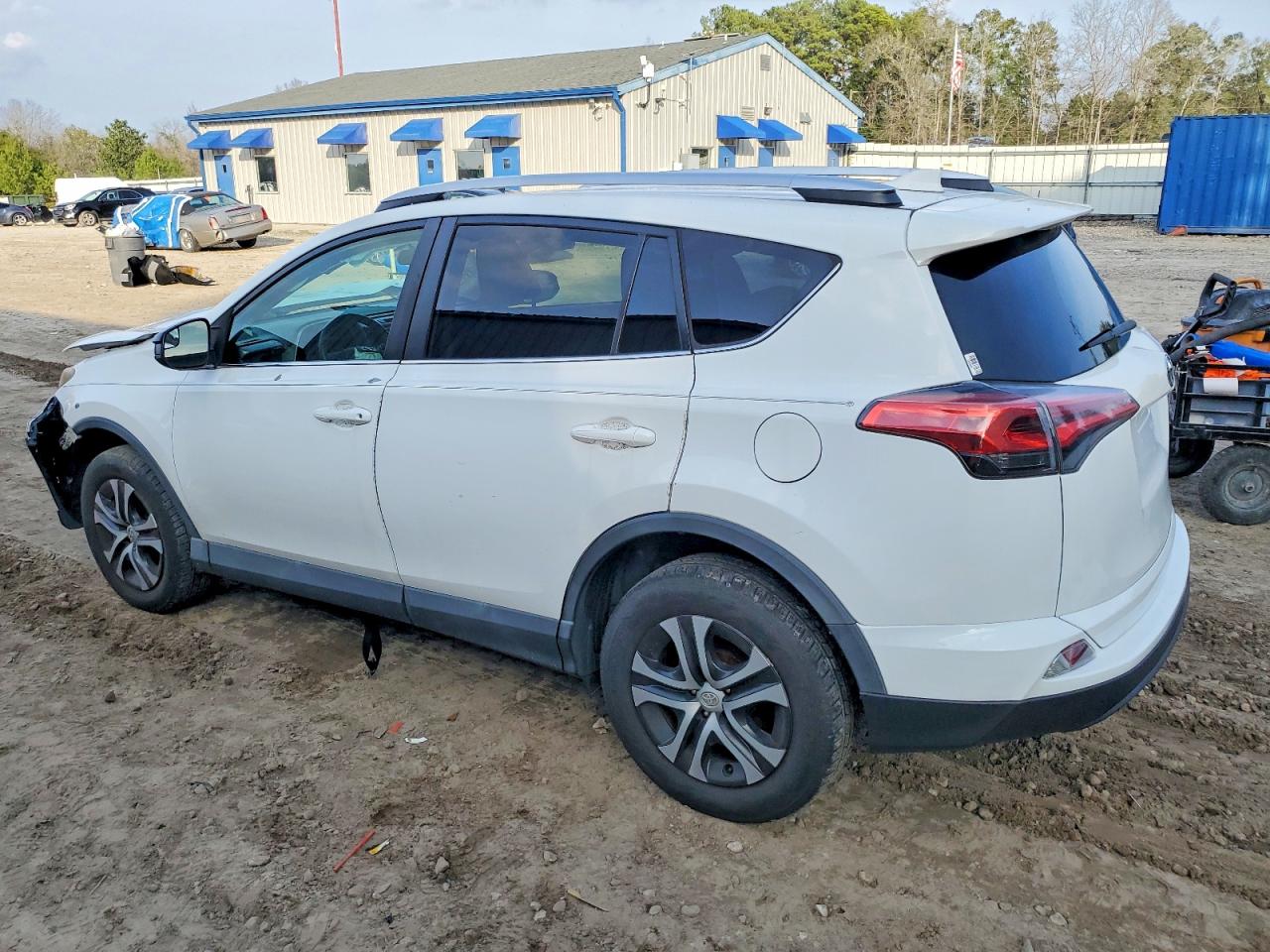 2016 TOYOTA RAV4 LE photo 2