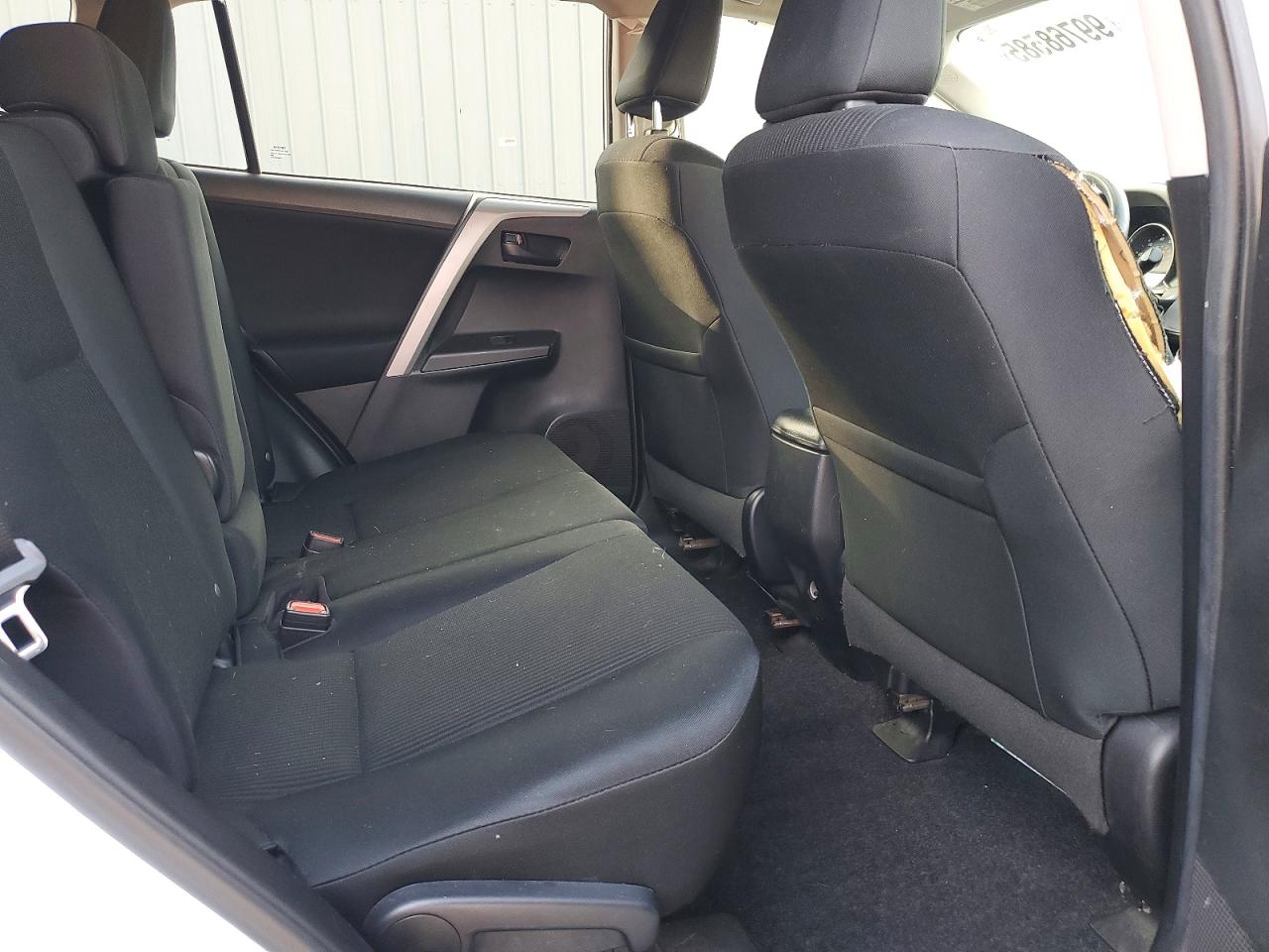 2016 TOYOTA RAV4 LE photo 11