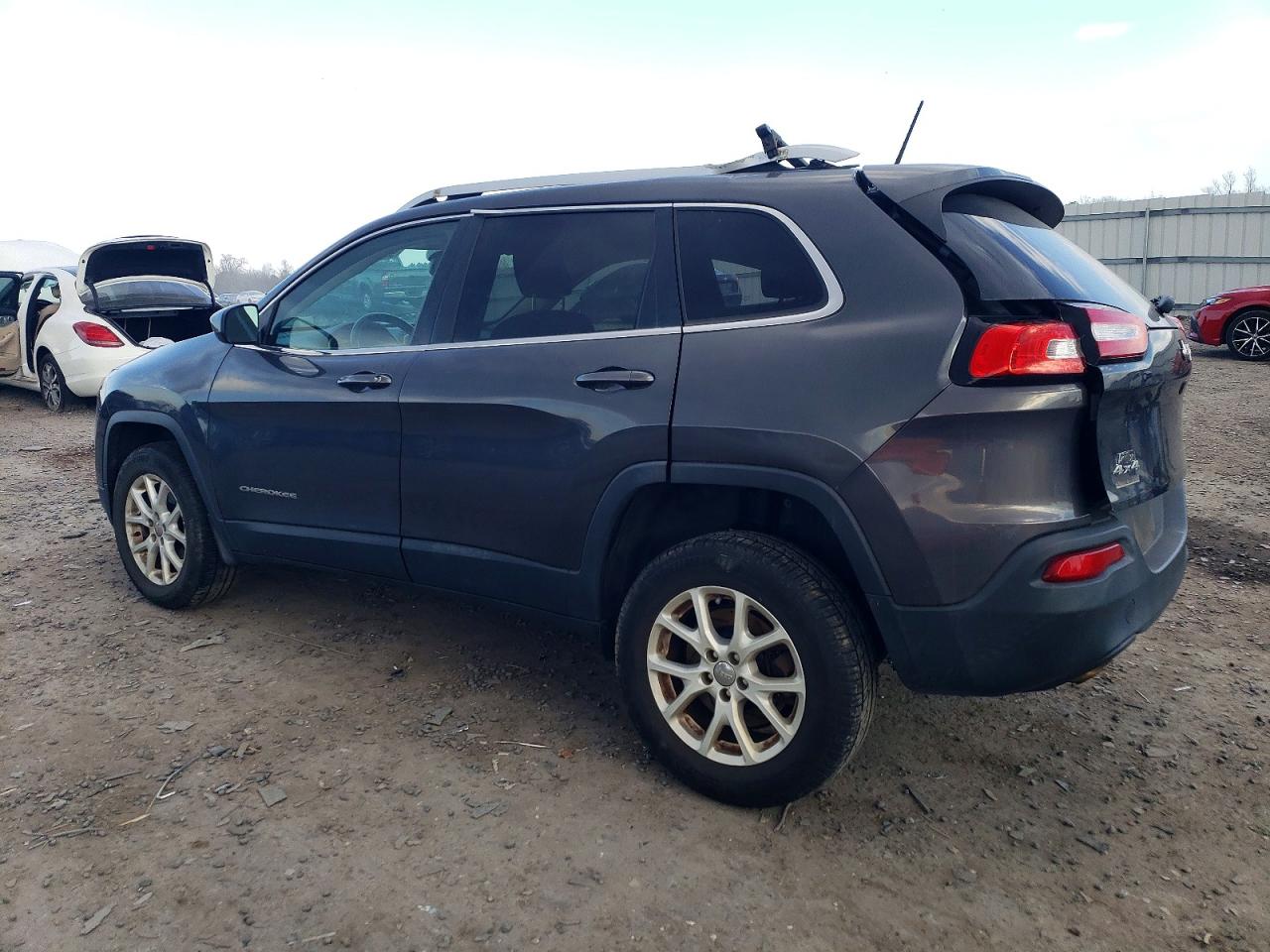 2015 JEEP CHEROKEE LATITUDE photo 2